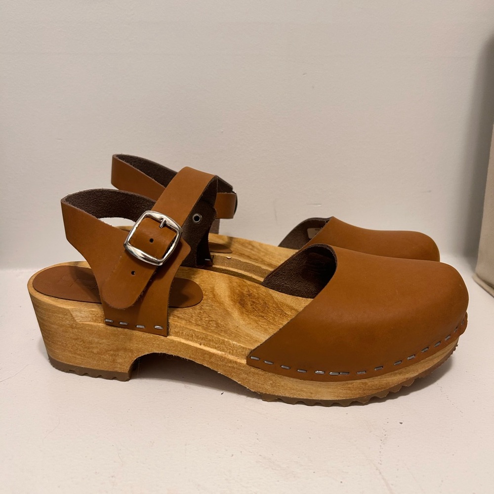 Bjork Swedish Brown Leather Women's Clogs - Picture 2 of 2